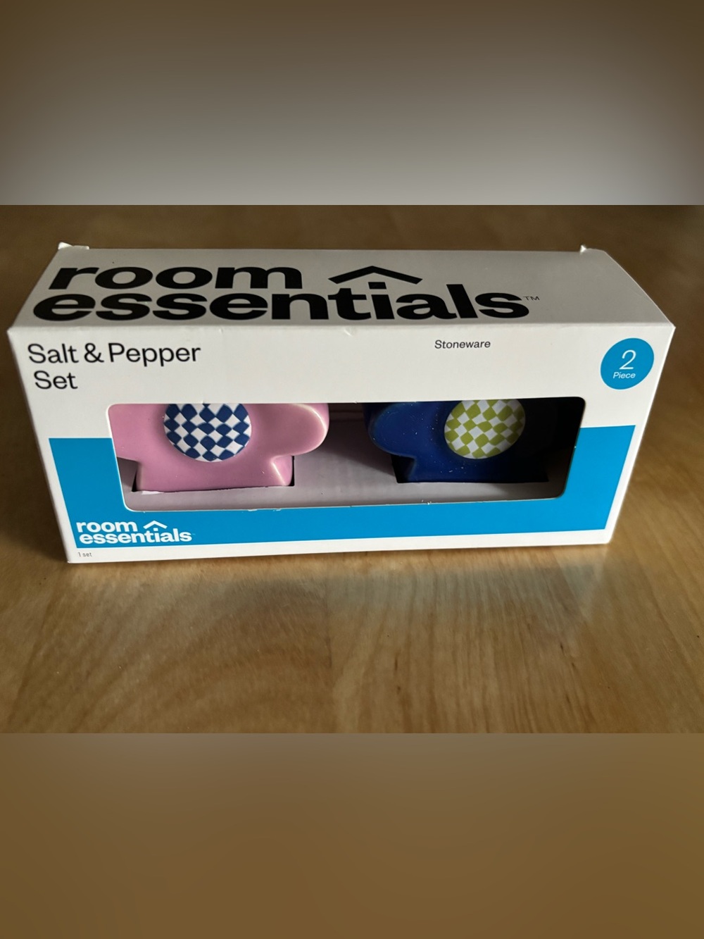 Room Essentials FLOWER POWER Stoneware Salt & Pepper Set new
